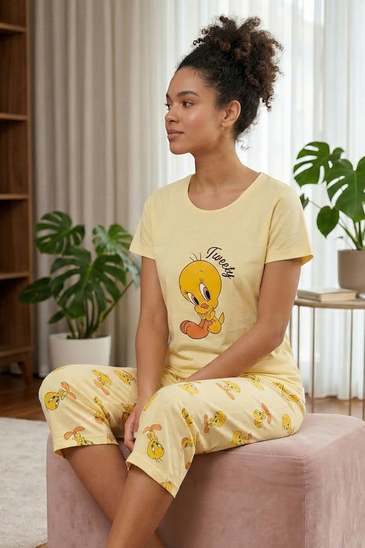 Tweety Desenli Kısa Kol Altı Kapri  Pijama Takımı 
