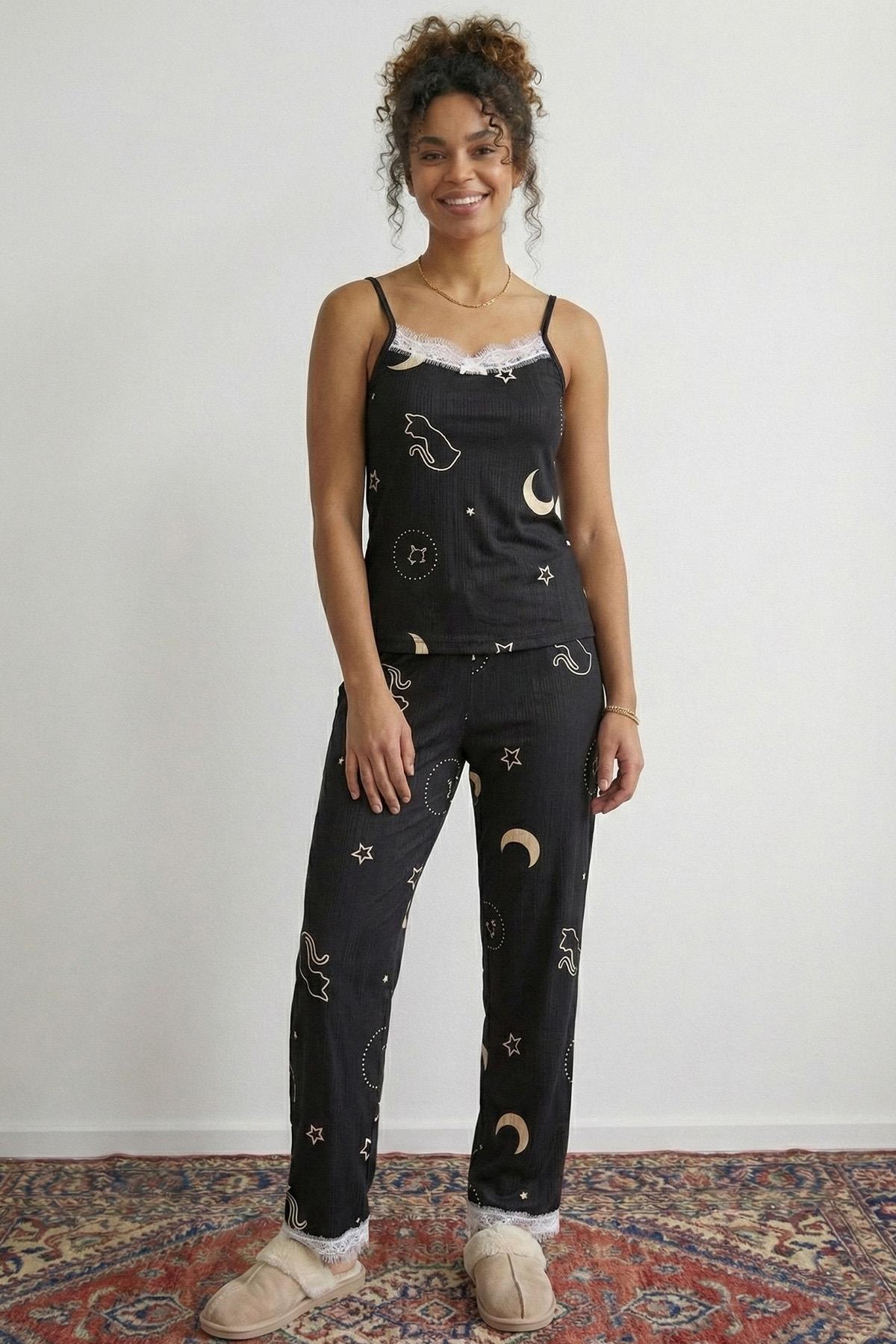 Kadın Kedi Desenli İp Askılı Altı Uzun Milan Pijama Takımı Siyah