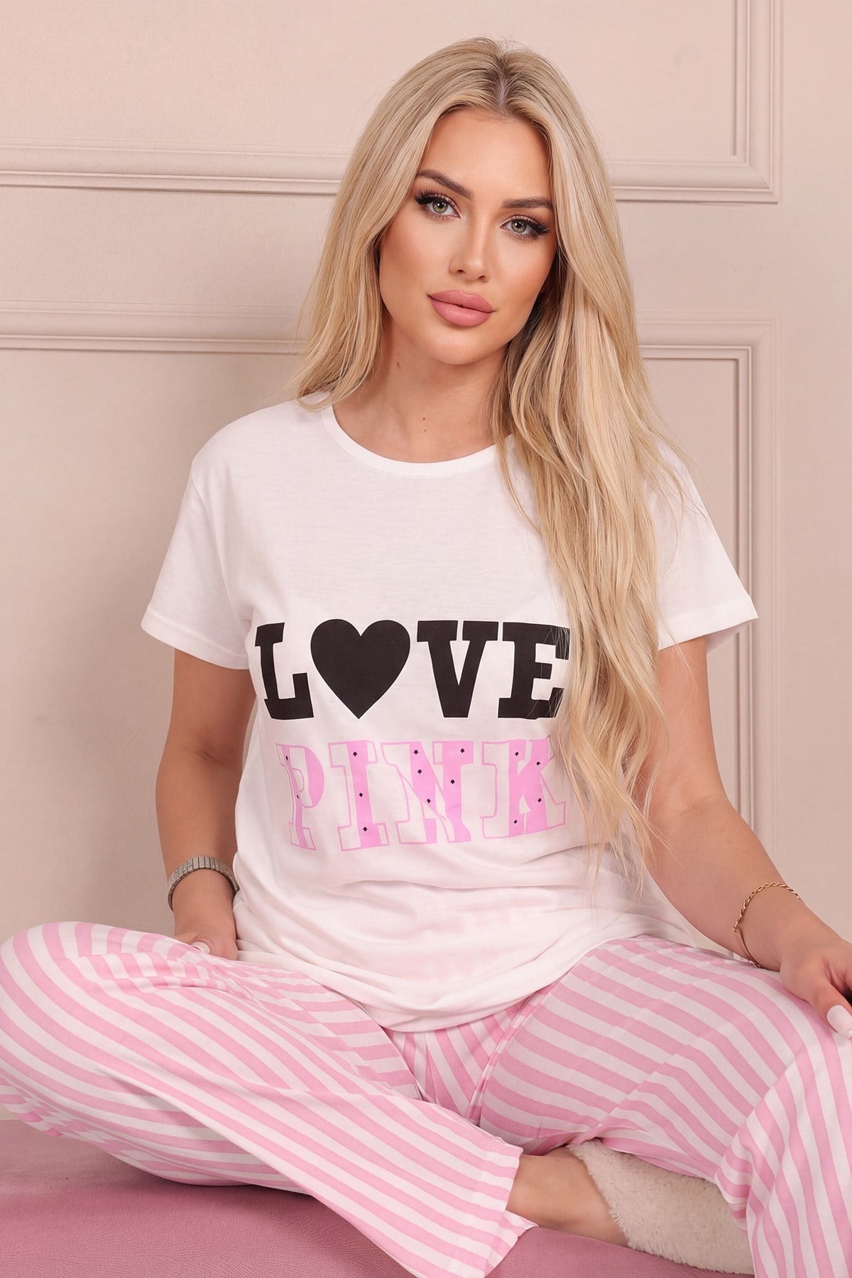 Kadın Love Pink Sloganlı Kısa Kol Altı Uzun ve Desenli Penye Pijama Takımı BEYAZ