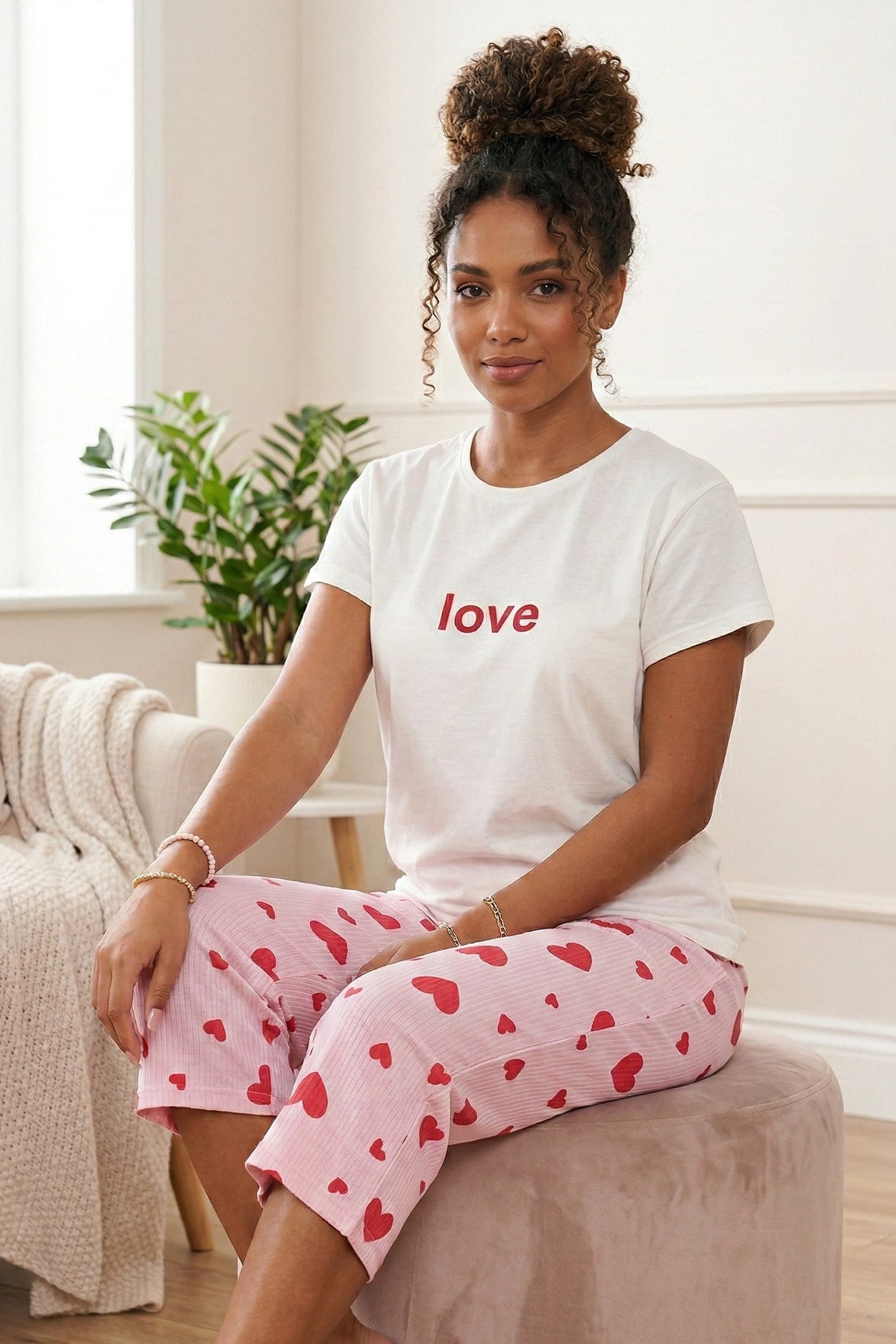 Kadın Love Sloganlı Bisiklet Yaka Kısa Kol Altı Kapri Penye Pijama Takımı