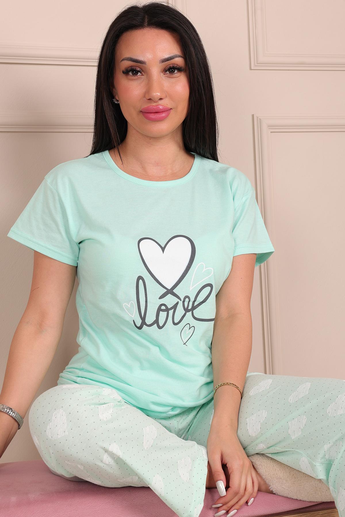 Kadın Love Sloganlı ve Baskılı Bisiklet Yaka Kısa Kol Altı Uzun Penye Pijama Takımı