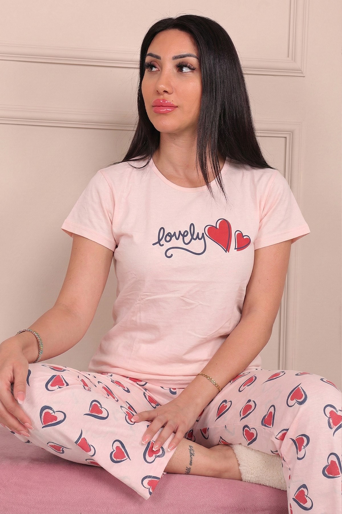 Kadın Lovely Sloganlı ve Altı Kalp Desenli Penye Pijama Takımı