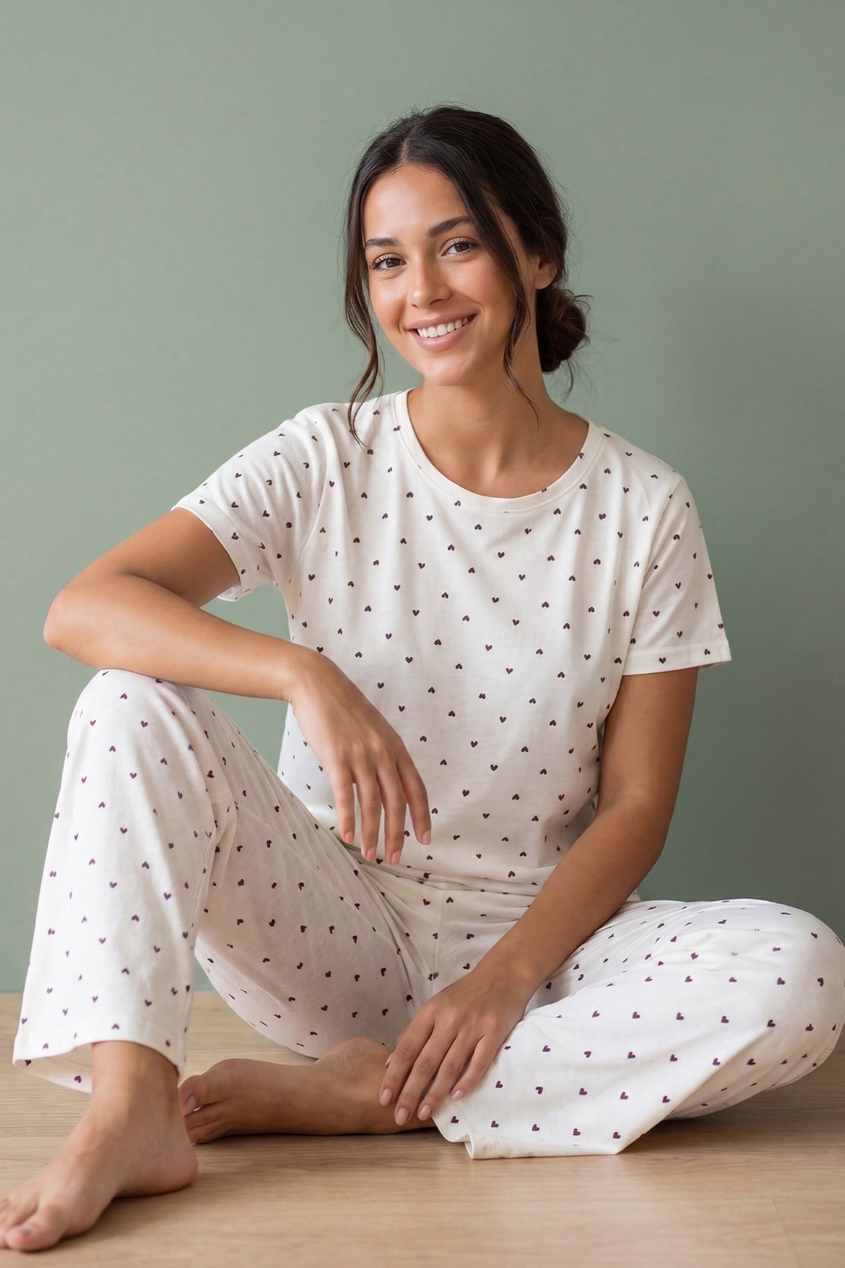 Kadın Minik Kalp Desenli Bisiklet Yaka Kısa Kol Altı Uzun Penye Pijama Takımı