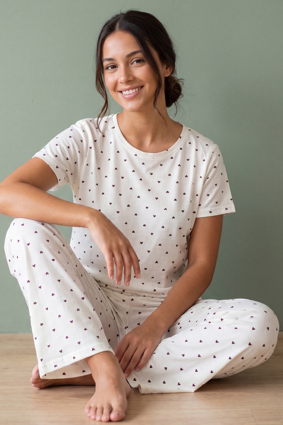 Kadın Minik Kalp Desenli Bisiklet Yaka Kısa Kol Altı Uzun Penye Pijama Takımı