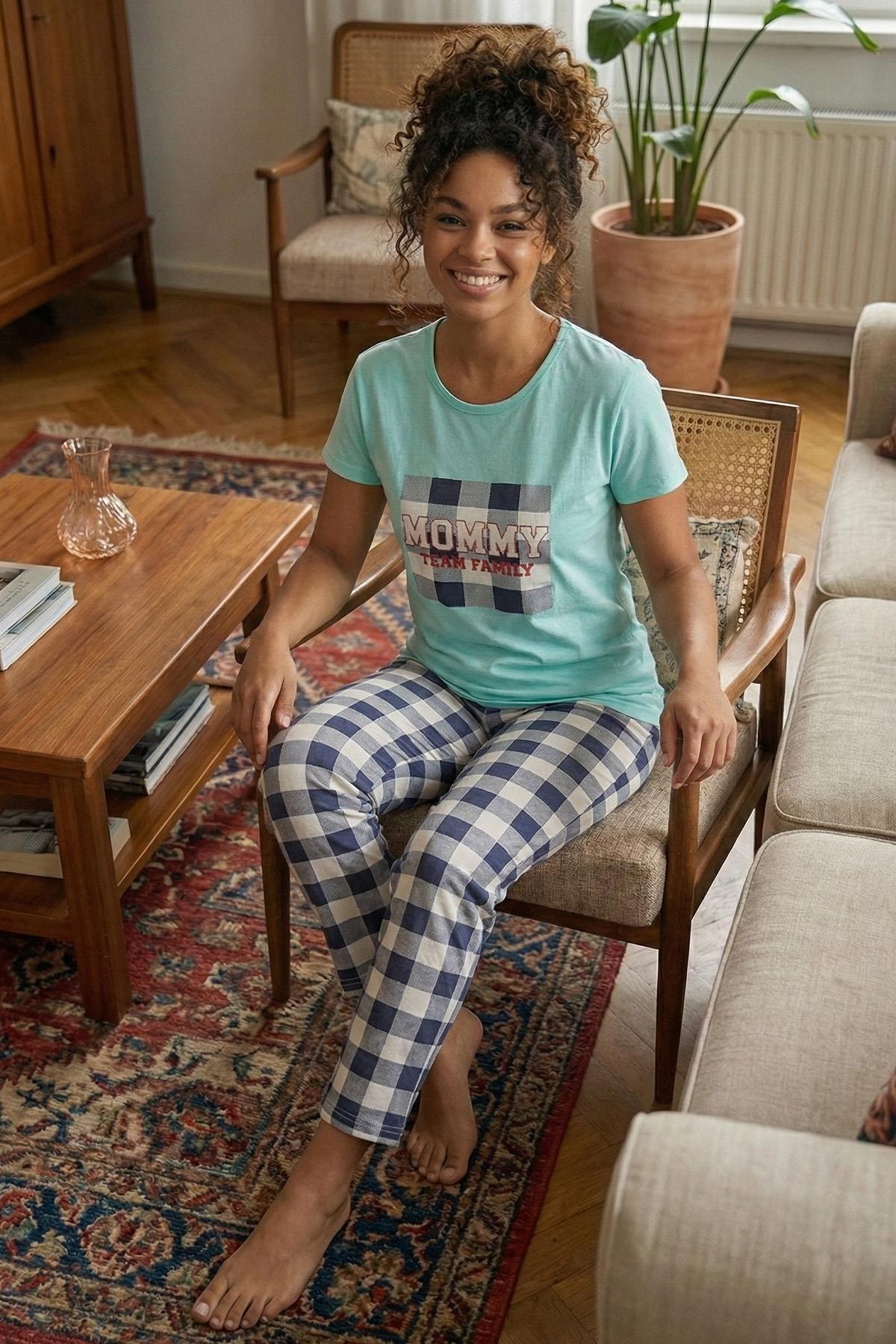 Kadın Mommy Sloganlı Bisiklet Yaka Kısa Kol Altı Uzun Penye Pijama Takımı Turkuaz