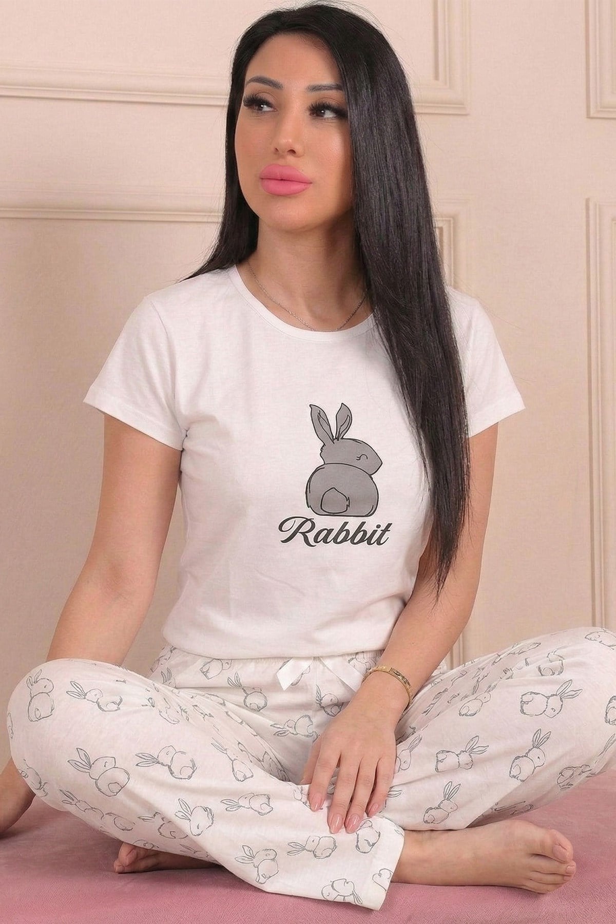 Kadın Rabbit Sloganlı ve Altı Tavşan Desenli Penye Pijama Takımı