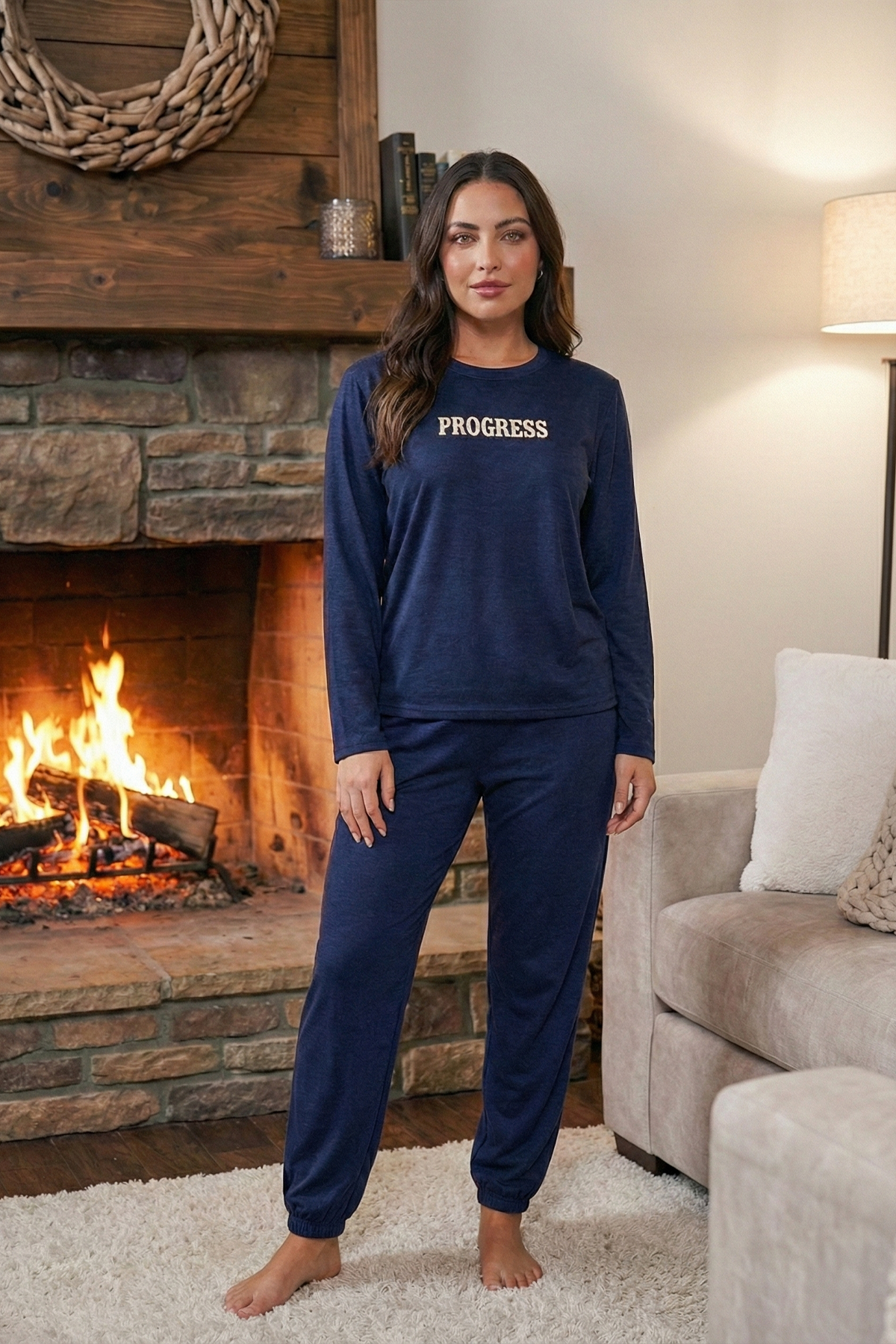 Kadın Sloganlı Uzun Kollu Paçası Manşetli Kadife Pijama Takımı