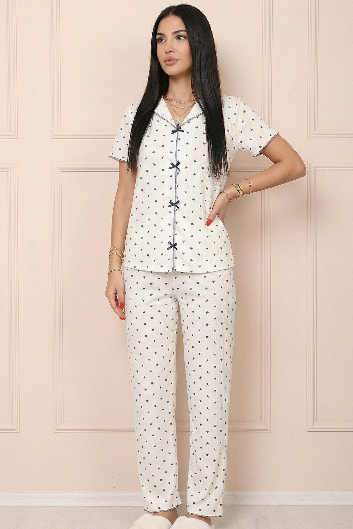 Kadın Yıldız Desenli Biyeli V Yaka Kısa Kol Altı Uzun Kaşkorse Pijama Takımı