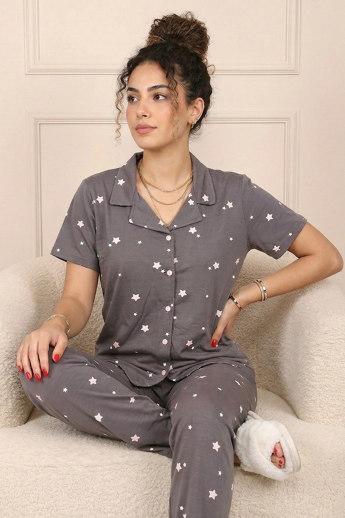 Kadın Yıldız Desenli Gömlek Yaka Kısa Kol Altı Uzun Serin Tutan Milan Kumaş Pijama Takımı