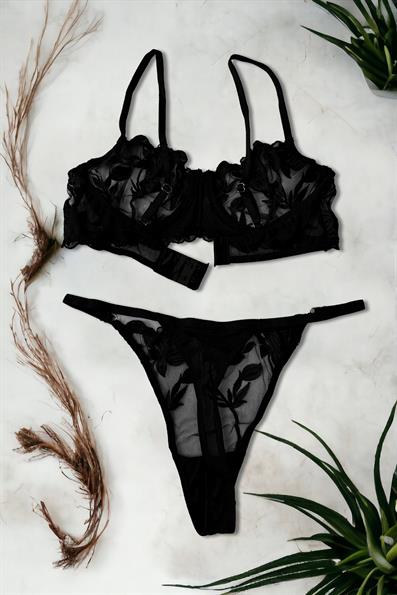 طقم حمالة صدر مطرزة من التول باللون الأسود