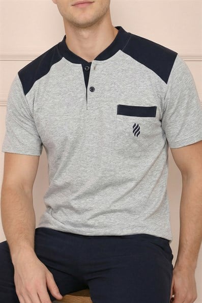 Erkek Göğsü Armalı Kısa Kol Altı Uzun ve Ekose Desenli  Pijama Takımı