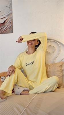 FİTİLLİ SWEETS YAZILI PİJAMA TAKIMI SARI
