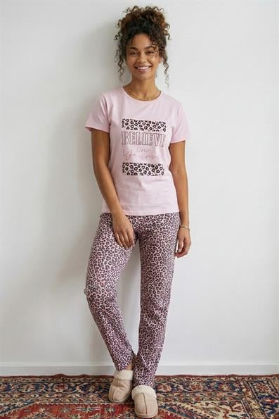 Kadın Believe SloganlıLeopar Desenli Kısa Kol Altı Uzun Penye Pijama Takımı Lila