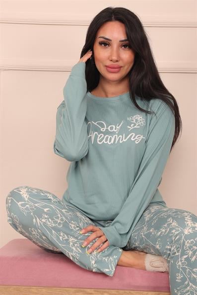 Kadın Day Dreaming Sloganlı Altı Sarmaşık Desenli Termal Pijama Takımı