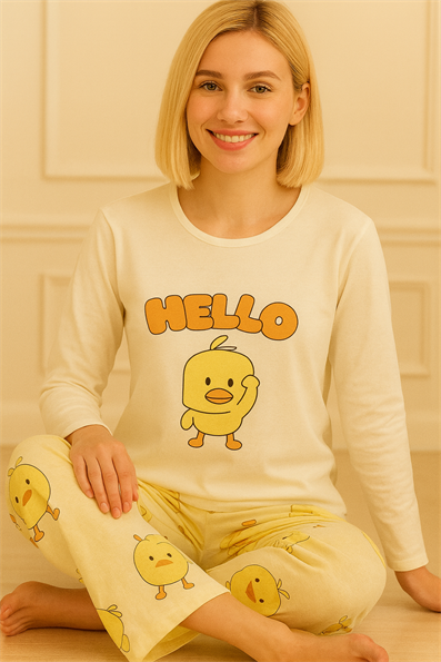Kadın Hello Sloganlı ve Ördek Yavrusu Baskılı  Altı Desenli Bisiklet Yaka Uzun Kol Altı Uzun Penye Pijama Takımı