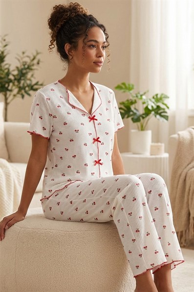 Kadın Kiraz Desenli Biyeli V Yaka Kısa Kol Altı Uzun Kaşkorse Pijama Takımı