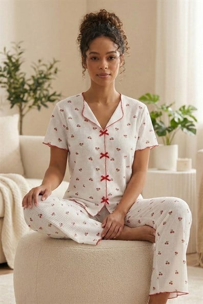 Kadın Kiraz Desenli Biyeli V Yaka Kısa Kol Altı Uzun Kaşkorse Pijama Takımı