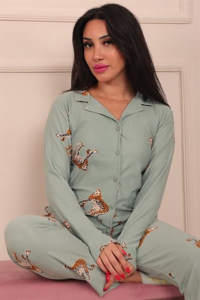 Kadın Leopar Desenli Önü Düğmeli Uzun Kol Altı Uzun Süet Pijama Takımı