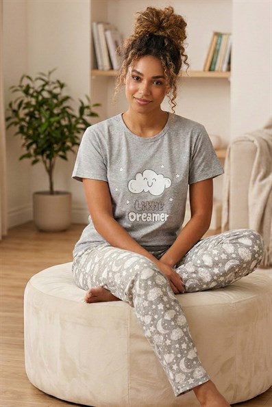 Kadın Little Dreamer Sloganlı ve Altı Ay ve Bulut Desenli Penye Kısa Kollu Pijama Takımı