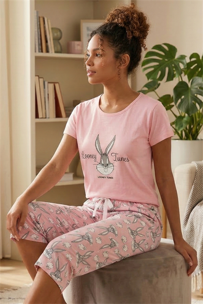 Kadın Looney Tunes Sloganlı Bisiklet Yaka Kısa Kol Altı Desenli Kapri Penye Pijama Takımı