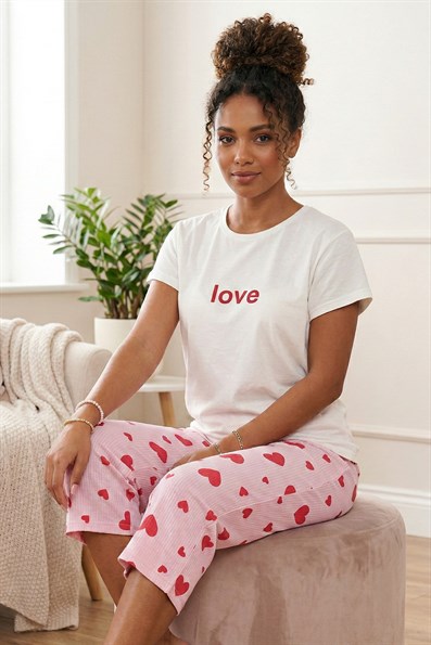 Kadın Love Sloganlı Bisiklet Yaka Kısa Kol Altı Kapri Penye Pijama Takımı
