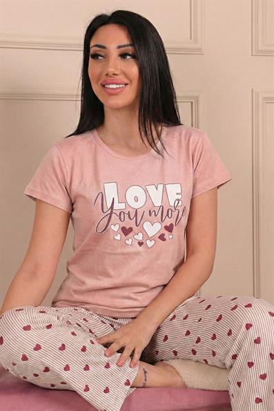 Kadın Love Yazılı ve Altı Kalp Desenli Kısa Kollu Pijama Takımı