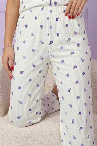 Kadın Minik Lavanta Desenli Biyeli V Yaka Kısa Kol Altı Uzun Serin Tutan Viskon Kaşkorse Pijama Takımı