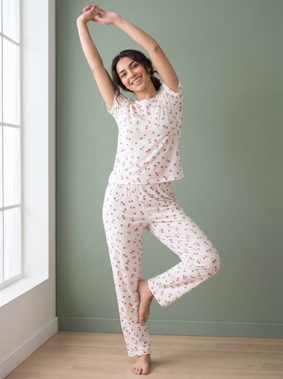 Kadın Minik Vişne Desenli Bisiklet Yaka Kısa Kol Altı Uzun Penye Pijama Takımı