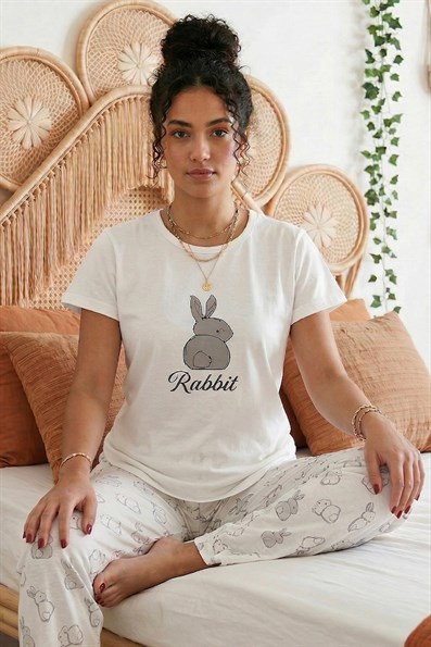 Kadın Rabbit Sloganlı ve Altı Tavşan Desenli Penye Pijama Takımı