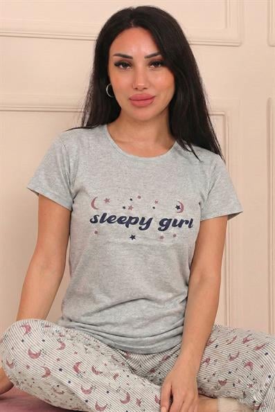 Kadın Sleepy Gırl Yazılı ve Altı Ay Desenli Kısa Kollu Pijama Takımı