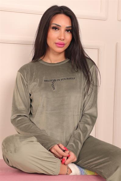 Kadın Sloganlı Uzun Kollu Paçası Manşetli Kadife Pijama Takımı