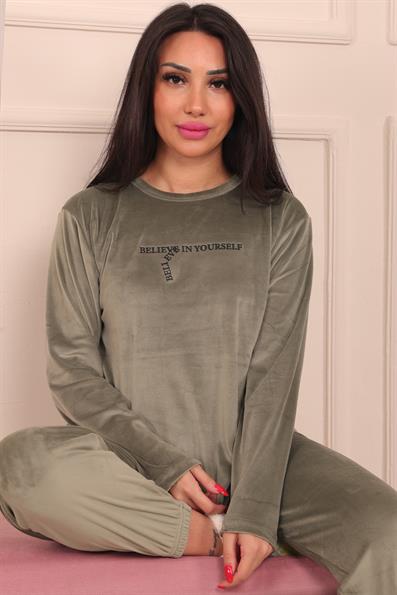 Kadın Sloganlı Uzun Kollu Paçası Manşetli Kadife Pijama Takımı