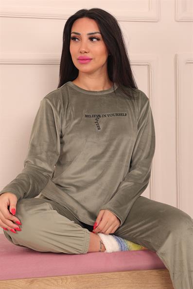 Kadın Sloganlı Uzun Kollu Paçası Manşetli Kadife Pijama Takımı