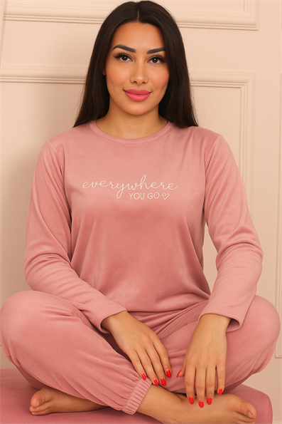 Kadın Sloganlı Uzun Kollu Paçası Manşetli Kadife Pijama Takımı