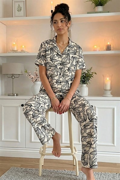 Kadın Yaprak Desenli Gömlek Yaka Kısa Kol Altı Uzun Serin Tutan Milan Kumaş Pijama Takımı