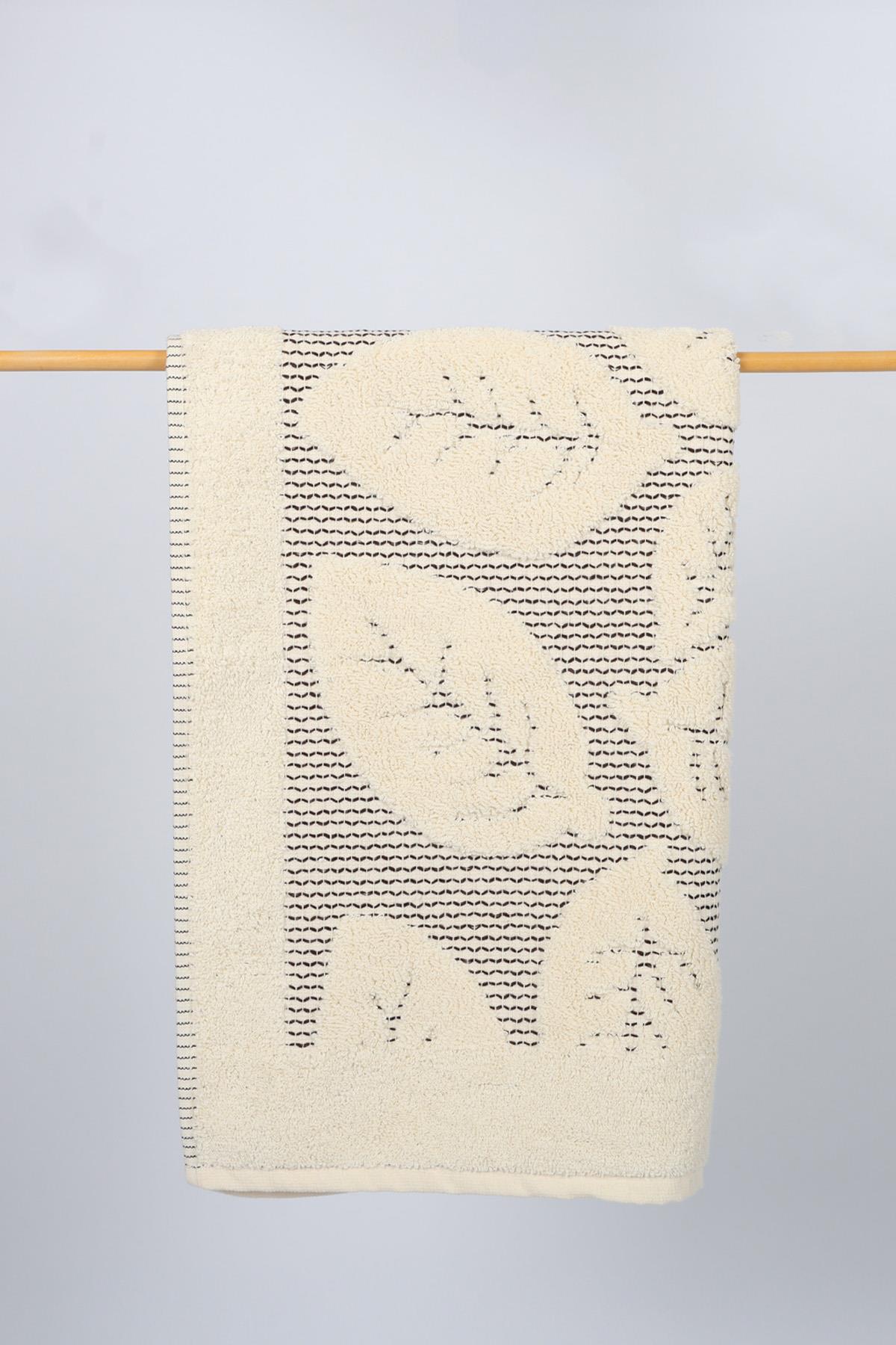 منشفة قدم لليد منقوشة ذاتيًا مقاس 70 × 50 سم باللون الأسود