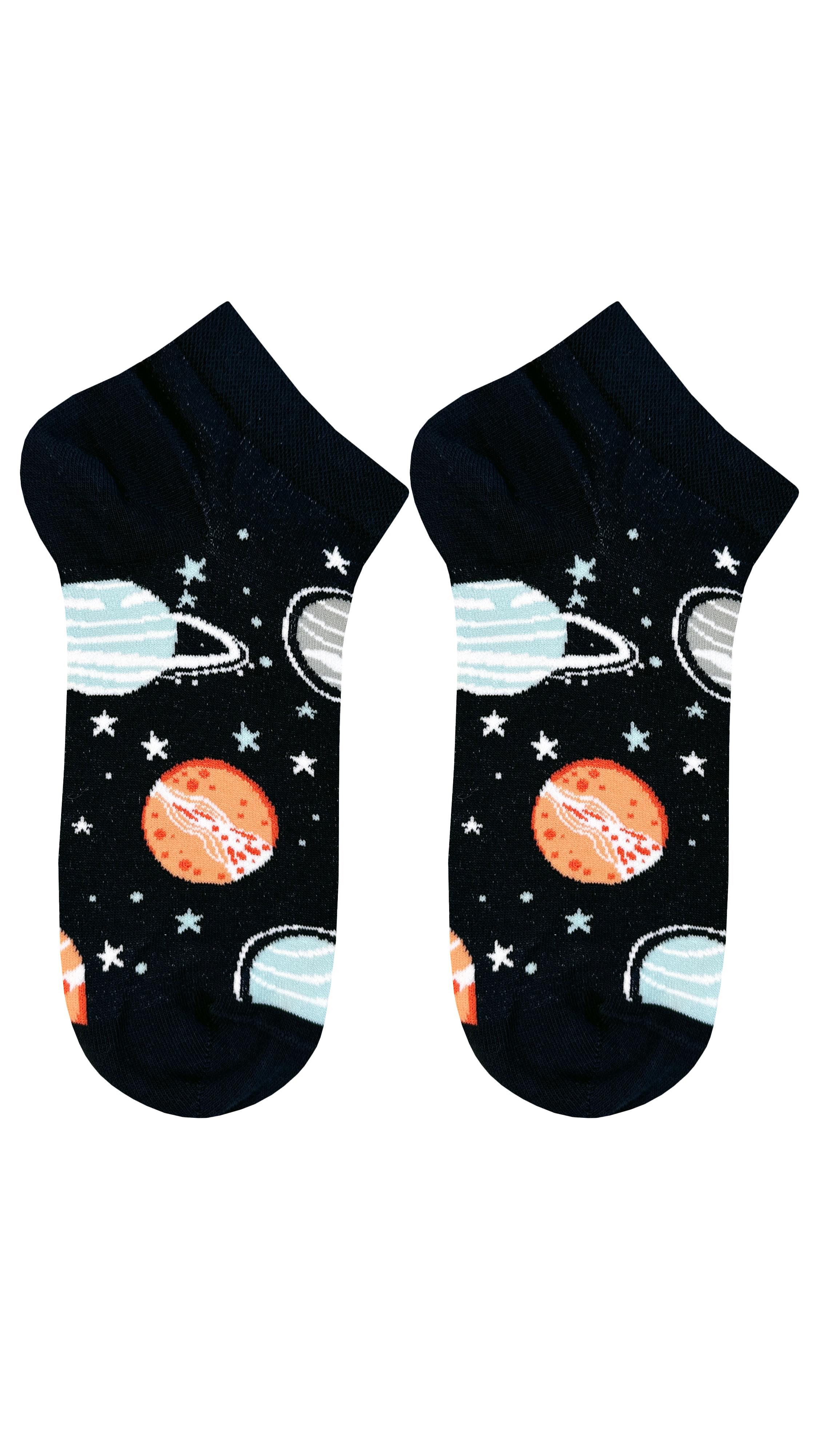 جوارب منقوشة باللون الأزرق الداكن