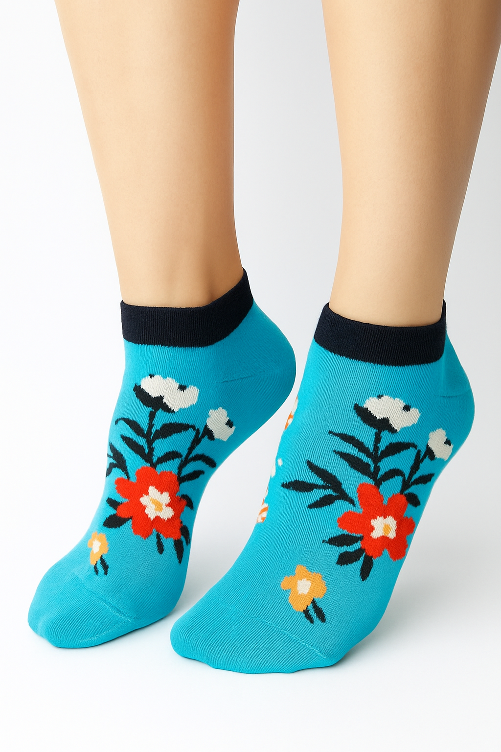 جوارب منقوشة، جوارب، زهور زرقاء اللون
