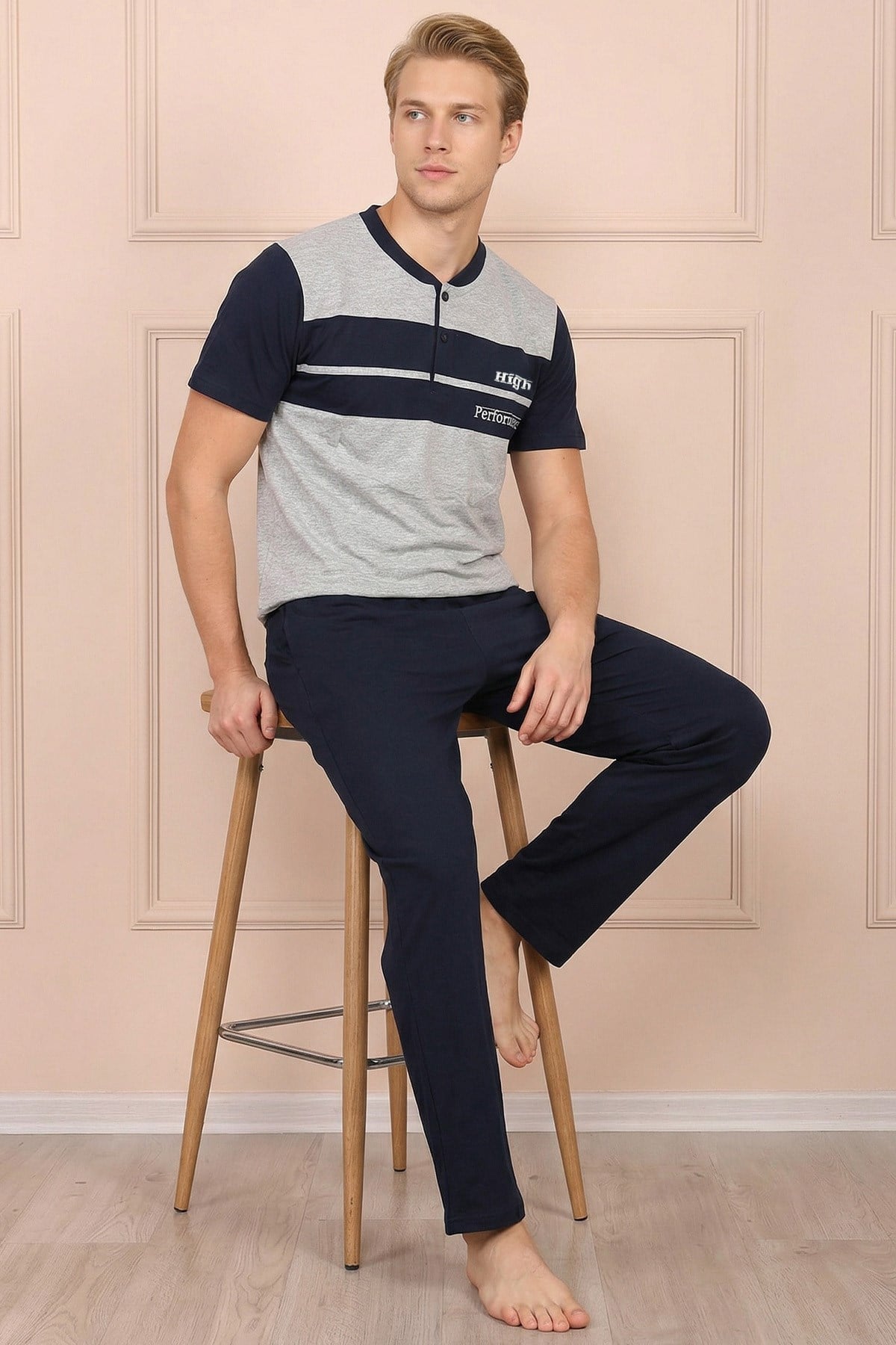 Erkek Göğsü High Performance İşlemeli  Kısa Kol Altı Uzun Pijama Takımı