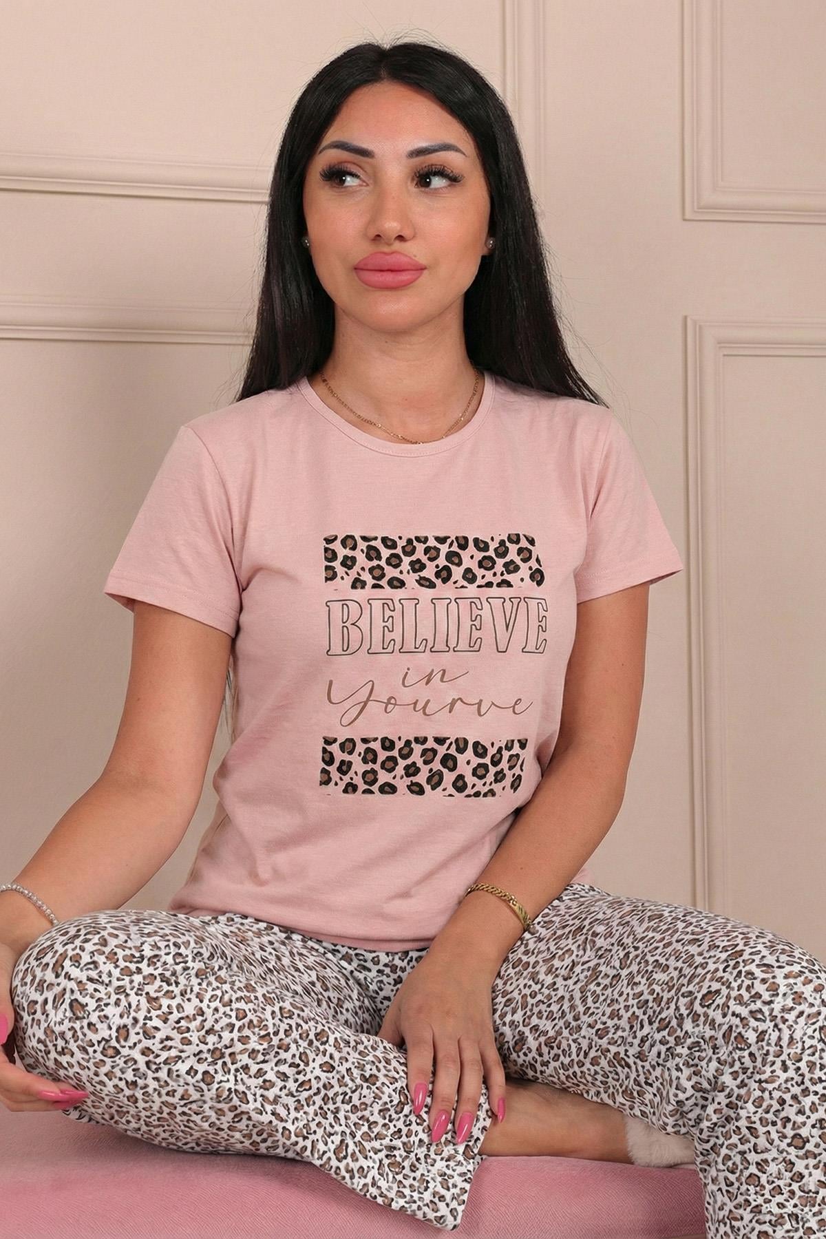Kadın Believe Yazılı ve Altı Leopar Desenli Kısa Kollu Pijama Takımı