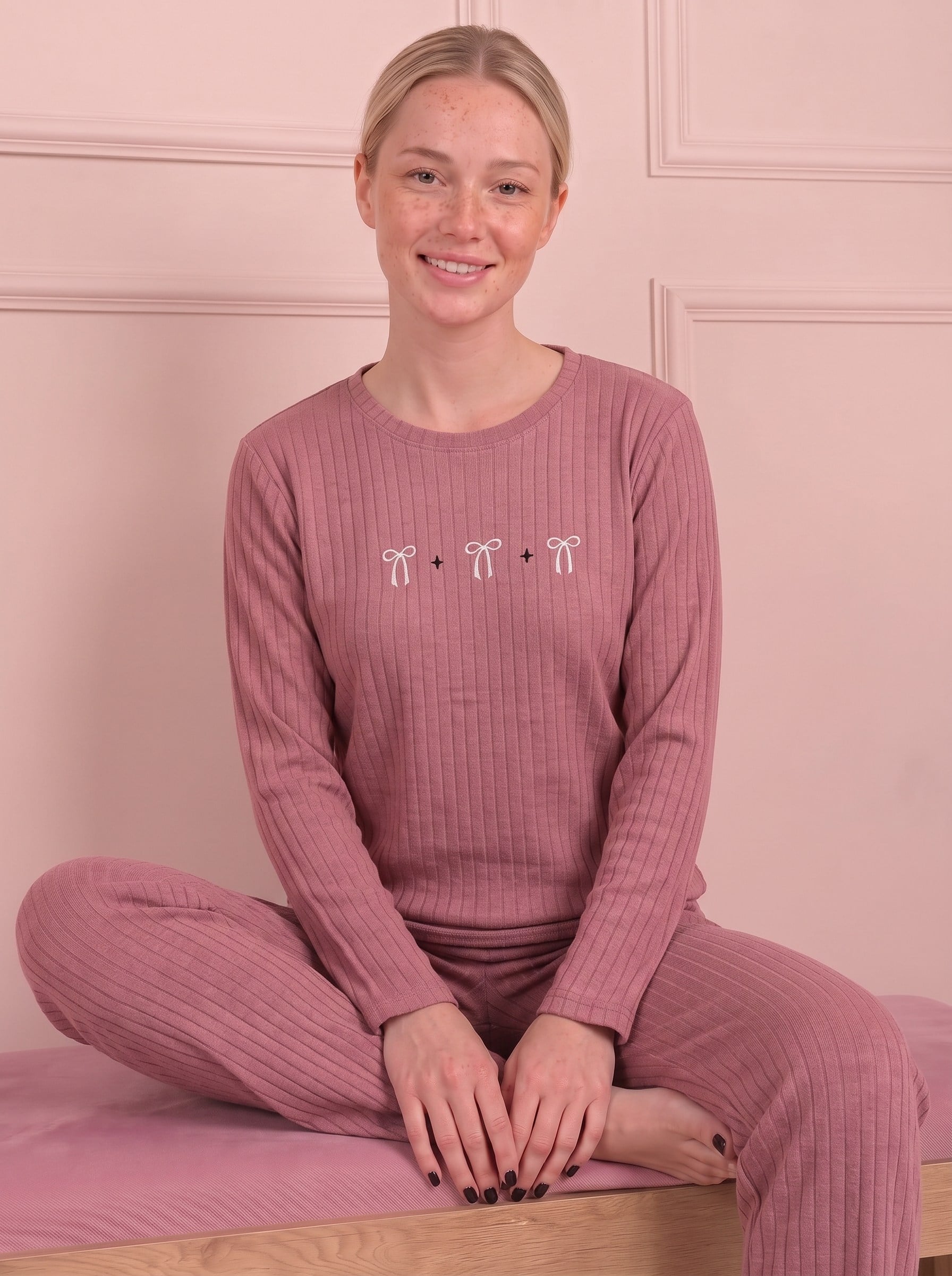 Kadın Kurdele İşlemeli Bisiklet Yaka Uzun Kol Altı Uzun Pamuklu Fitilli Pijama Takımı