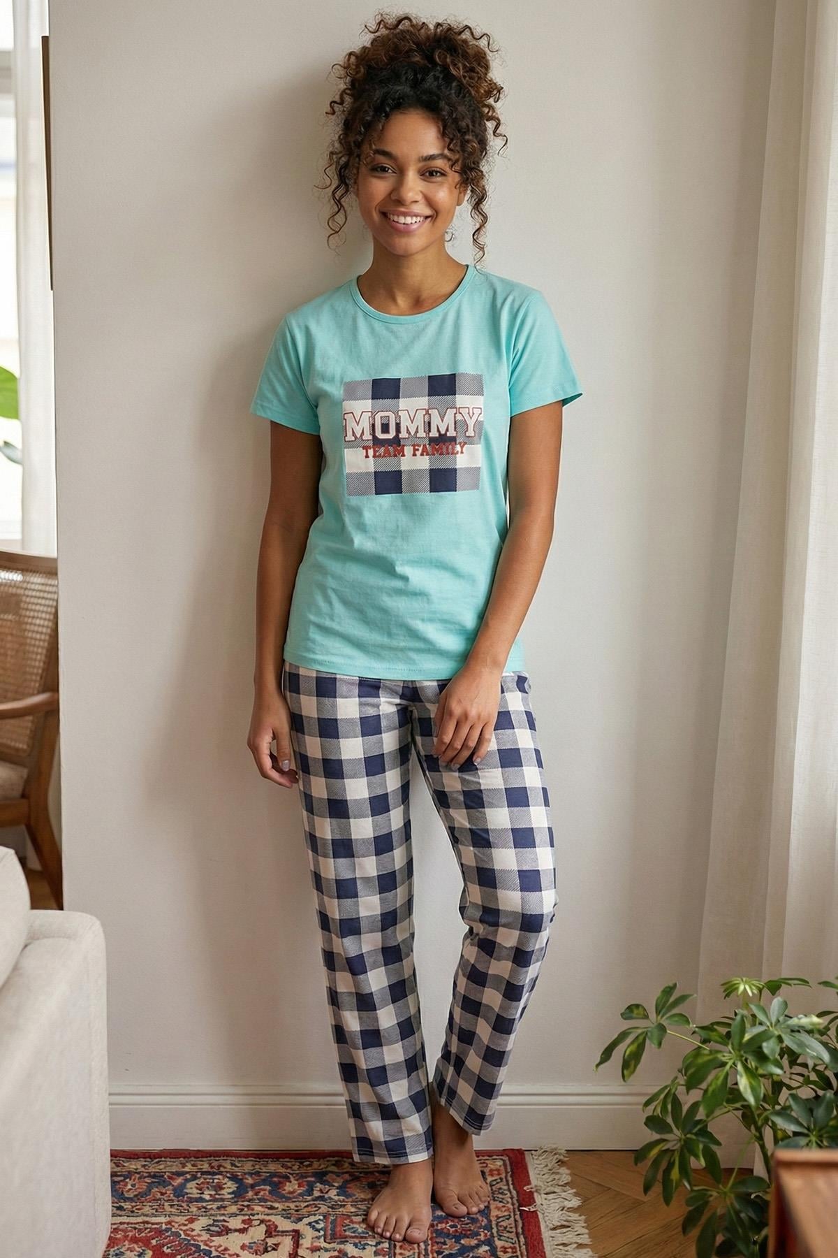 Kadın Mommy Sloganlı Bisiklet Yaka Kısa Kol Altı Uzun Penye Pijama Takımı Turkuaz