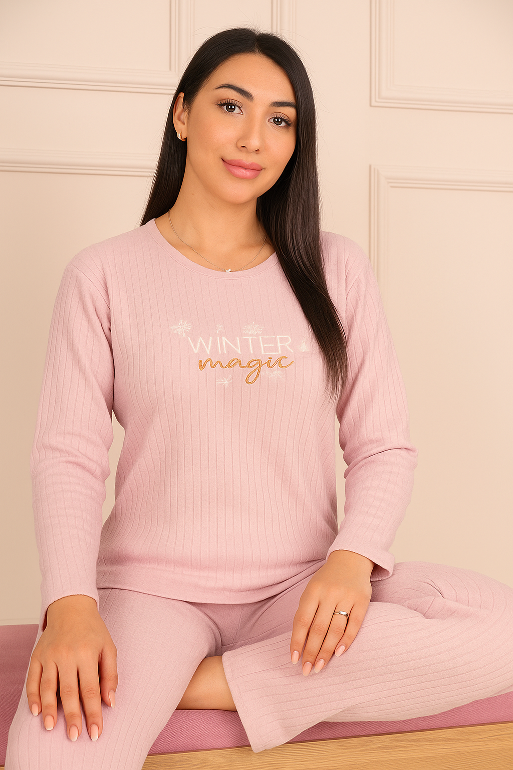 Kadın Winter Magic İşlemeli ve Fitilli Bisiklet Yaka Uzun Kol Altı Uzun Pamuklu Pijama Takımı