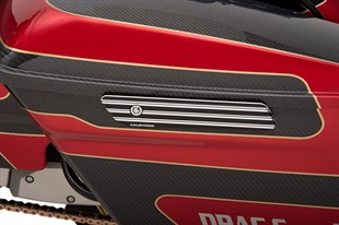 ARLEN NESS SADDLEBAG LATCH COVER - KORUYUCU KAPAK S 10-GHAUGE BLACK KOD: 35011214