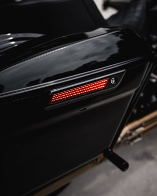 CUSTOM DYNAMICS LIGHT SBAG HNGE SMK/BLK KOD:20402865