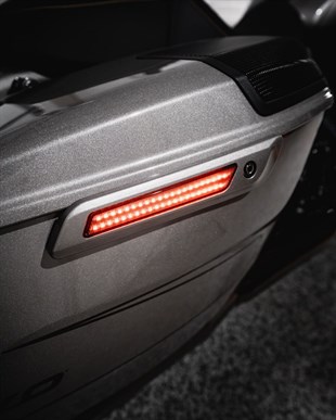 CUSTOM DYNAMICS LIGHTS LED SADDLEBAG LATCH SMO KOD:20403234