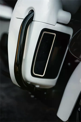 CUSTOM DYNAMICS LOWER FAIRING GRILL UPGRADE WI KOD:20201919