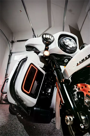 CUSTOM DYNAMICS LOWER FAIRING GRILL UPGRADE WI KOD:20201919