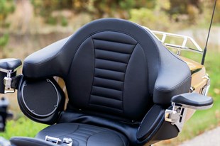 MUSTANG BACKRET RPAK DELUXE 14-19 KOD: 08220247