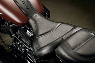 MUSTANG SEAT RR MX TOUR FLHC18-19 KOD: 08021064